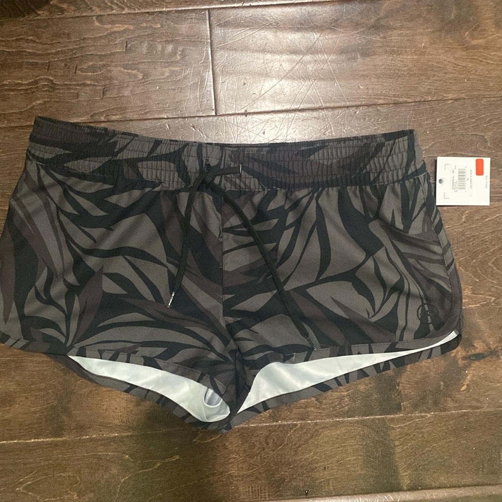 🛍️ 3/$10! BRAND NEW O’Neill shorts. Size XL - Picture 3 of 3